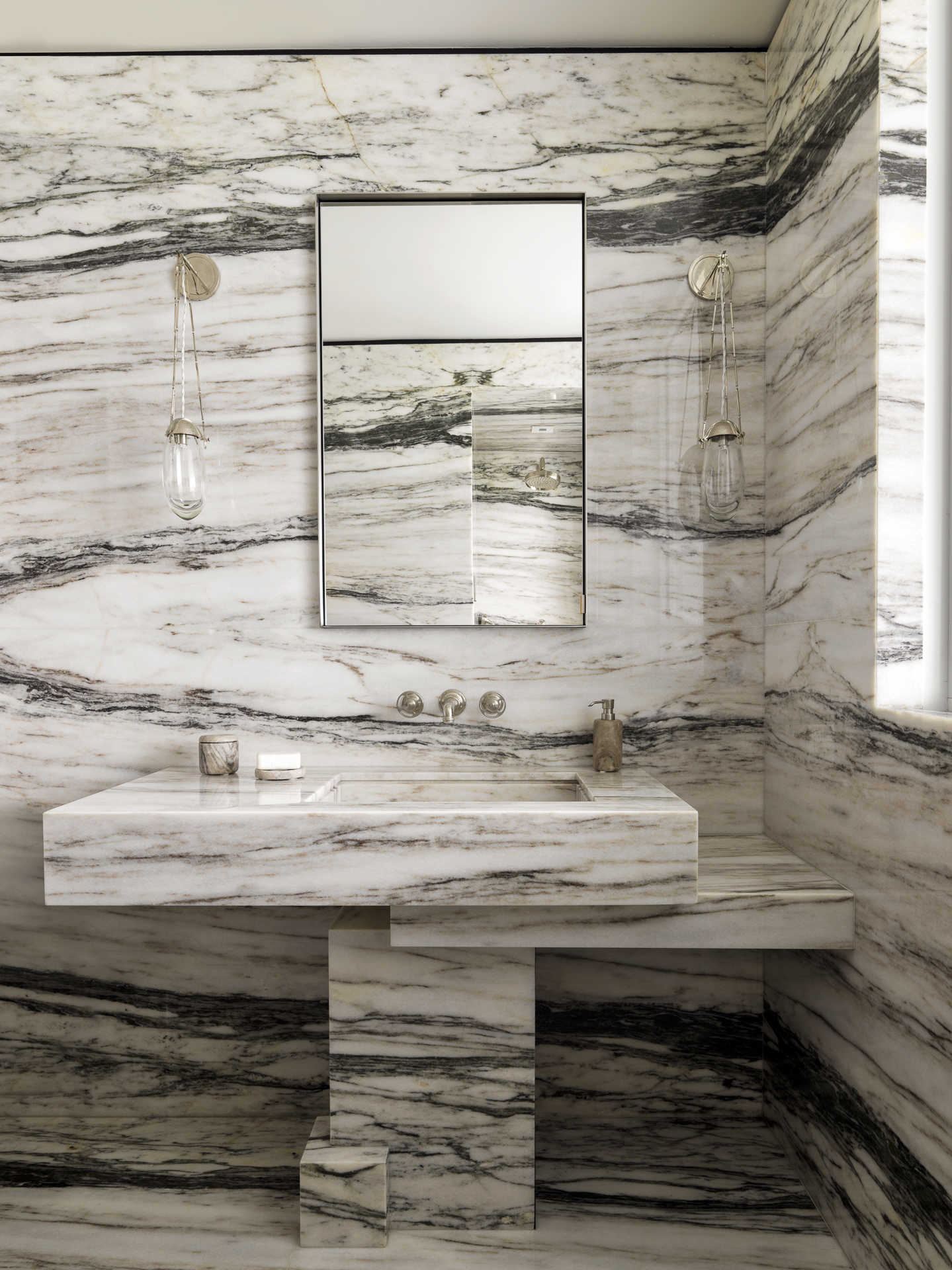 master-bathroom_1_south-beach-loft_miami_jean-louis-deniot