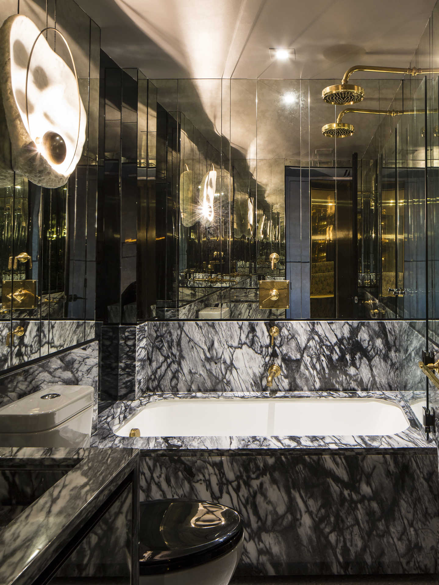 guest-bathroom_5_south-beach-loft_miami_jean-louis-deniot